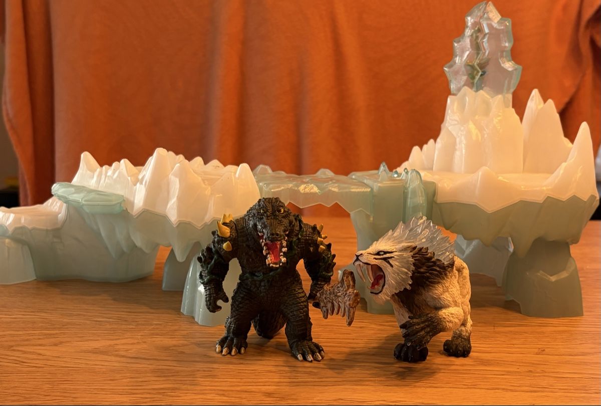Schleich Spielzeuge: Schleich Eldrador zwei Figuren und Eisberg – Gebraucht aus Blumenstein von rumba9