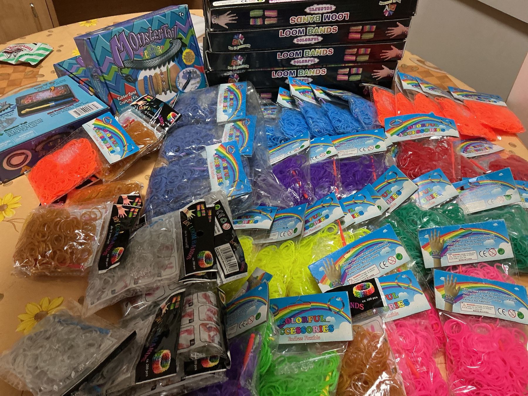 Jouets: Mega déstockage de Loom band – Neuf avec emballage d'origine à Lausanne par topthai