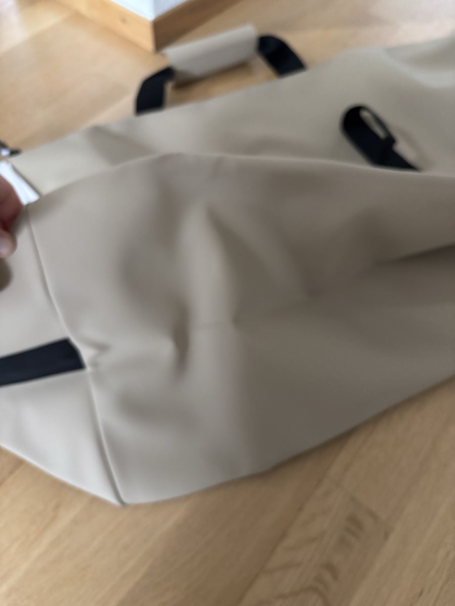 Rains Borse: Rains Week-end Tasche sand NEU – Nuovo e nell'imballaggio originale da Fribourg venduto da dafral 1