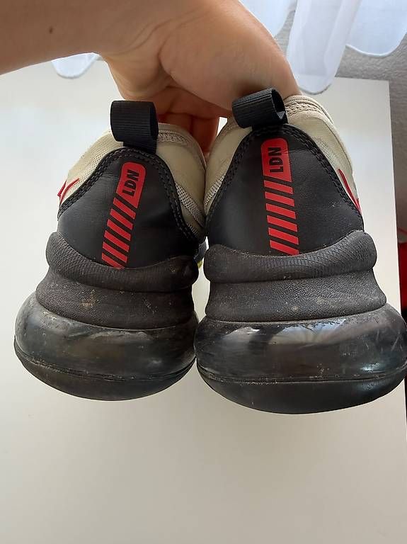 Herrenschuhe: NIKE AIR MAX 720, EU 43 – Gebraucht aus Niederhelfenschwil von Mileko 3