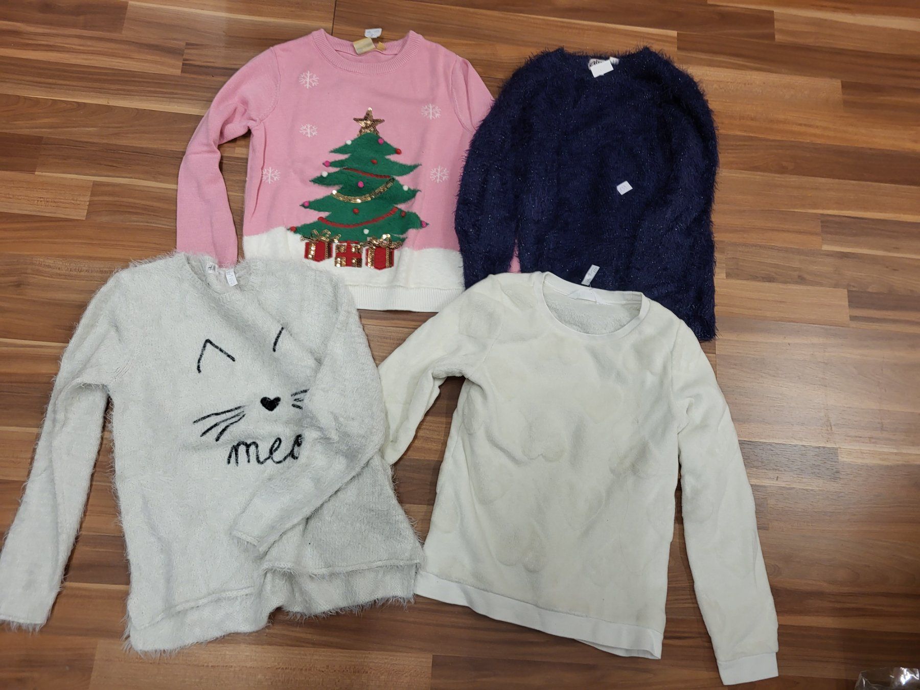Ensembles coordonnés: 4 Pullover gr 134 K22 – D'occasion à Spiegel b. Bern par Flamingo07