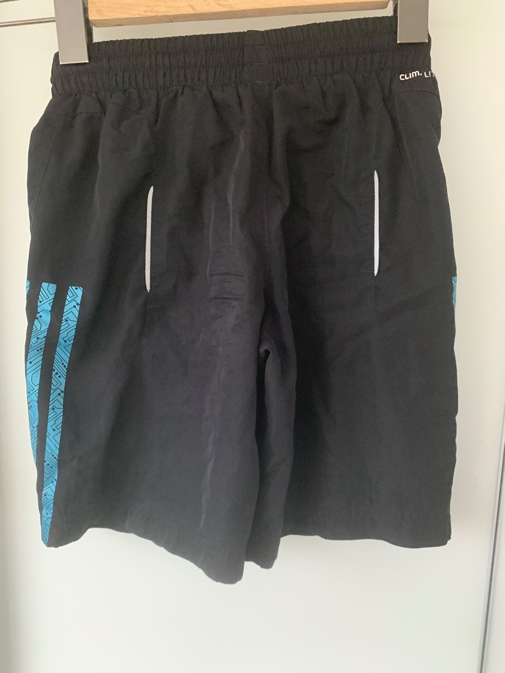 Adidas Hosen: Adidas Sporthose Gr 128 – Gebraucht aus Mettmenstetten von _4_YOU_ 1