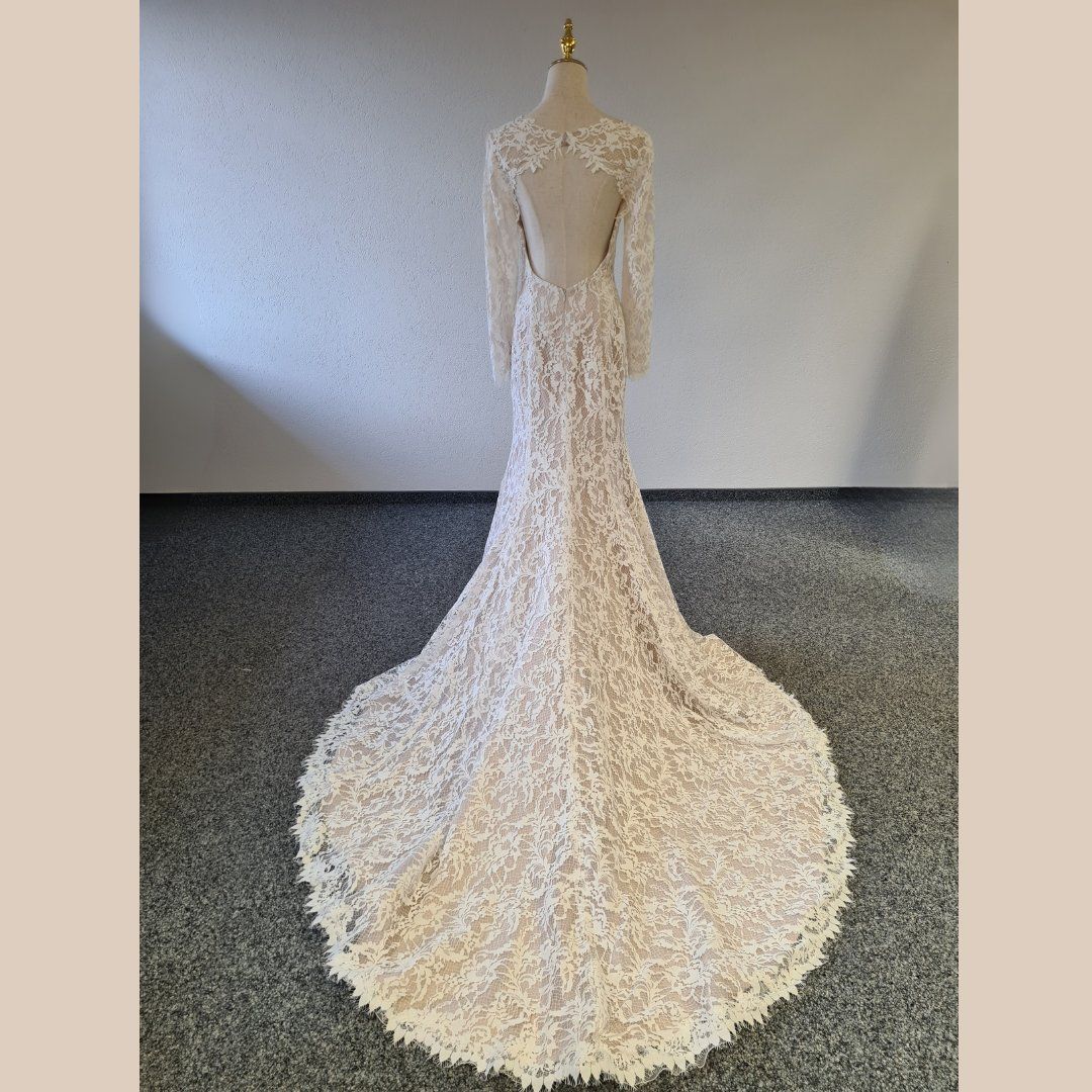 Kleider: Spitzenkleid Nude mit Ärmel - Brautkleid – Neu (gemäss Beschreibung) aus Wetzikon ZH von Belles-Brautmode 1