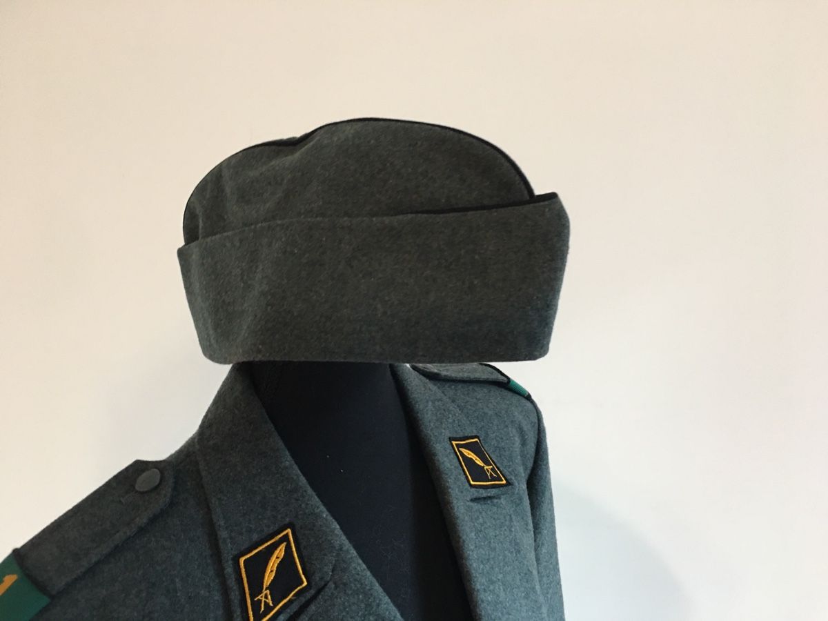 Schweizer Armee Uniformi: COMPLETE - souvenir CH Uniform mit Helm, Stiefel u Mantel – Nuovo (secondo la descrizione) da Le Grand-Saconnex venduto da christianbmarx 9