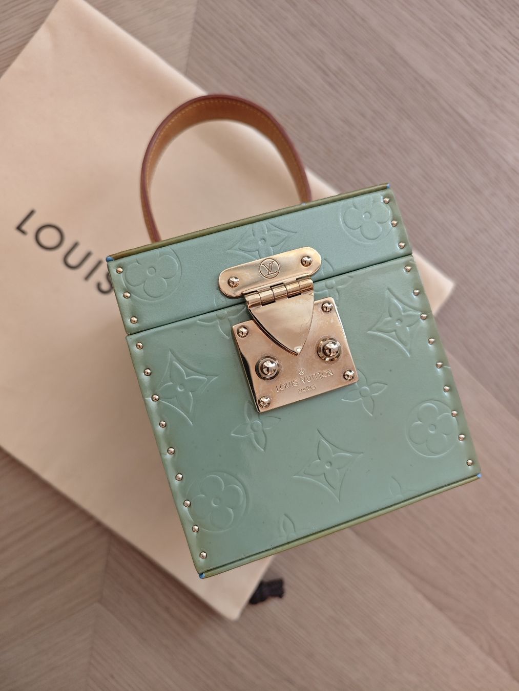 Louis Vuitton Borse da donna: LOUIS VUITTON by MARC JACOBS  Bleecker Box 1998 – Usato da Erlenbach ZH venduto da nlh