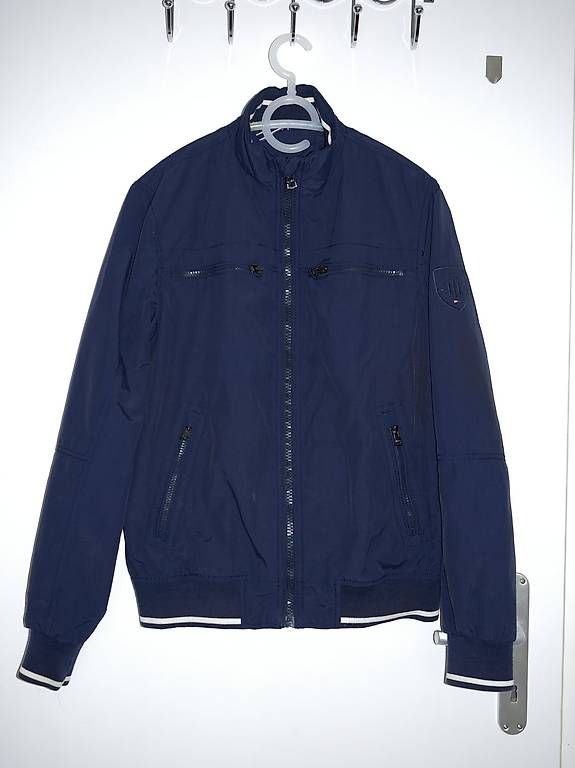 Giacche: Tommy Hilfiger Jacke, Grösse S, Blau – Usato da Niederwangen BE venduto da Benny.7