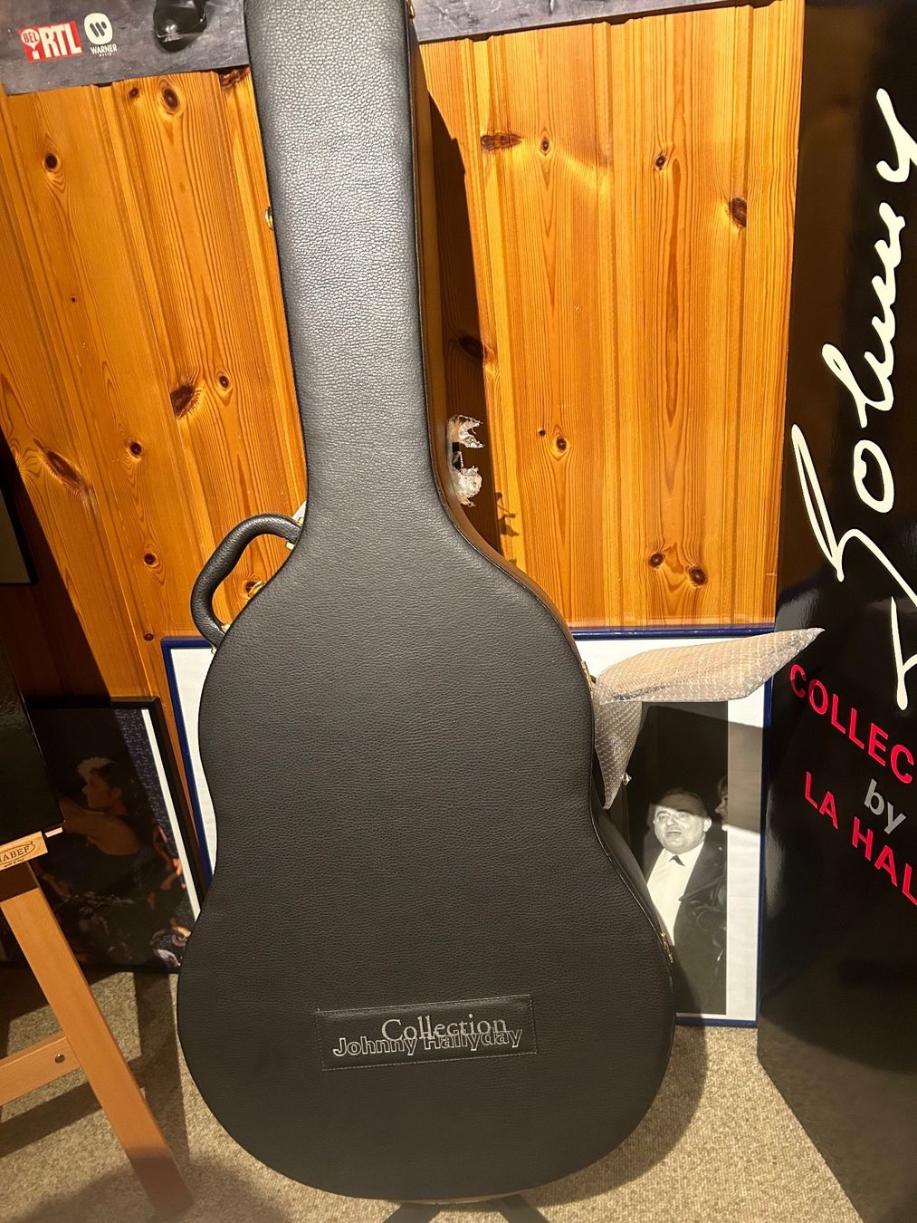 Dischi in vinile: Coffret guitare Johnny Hallyday – Usato da Ravoire venduto da martigny1921 5
