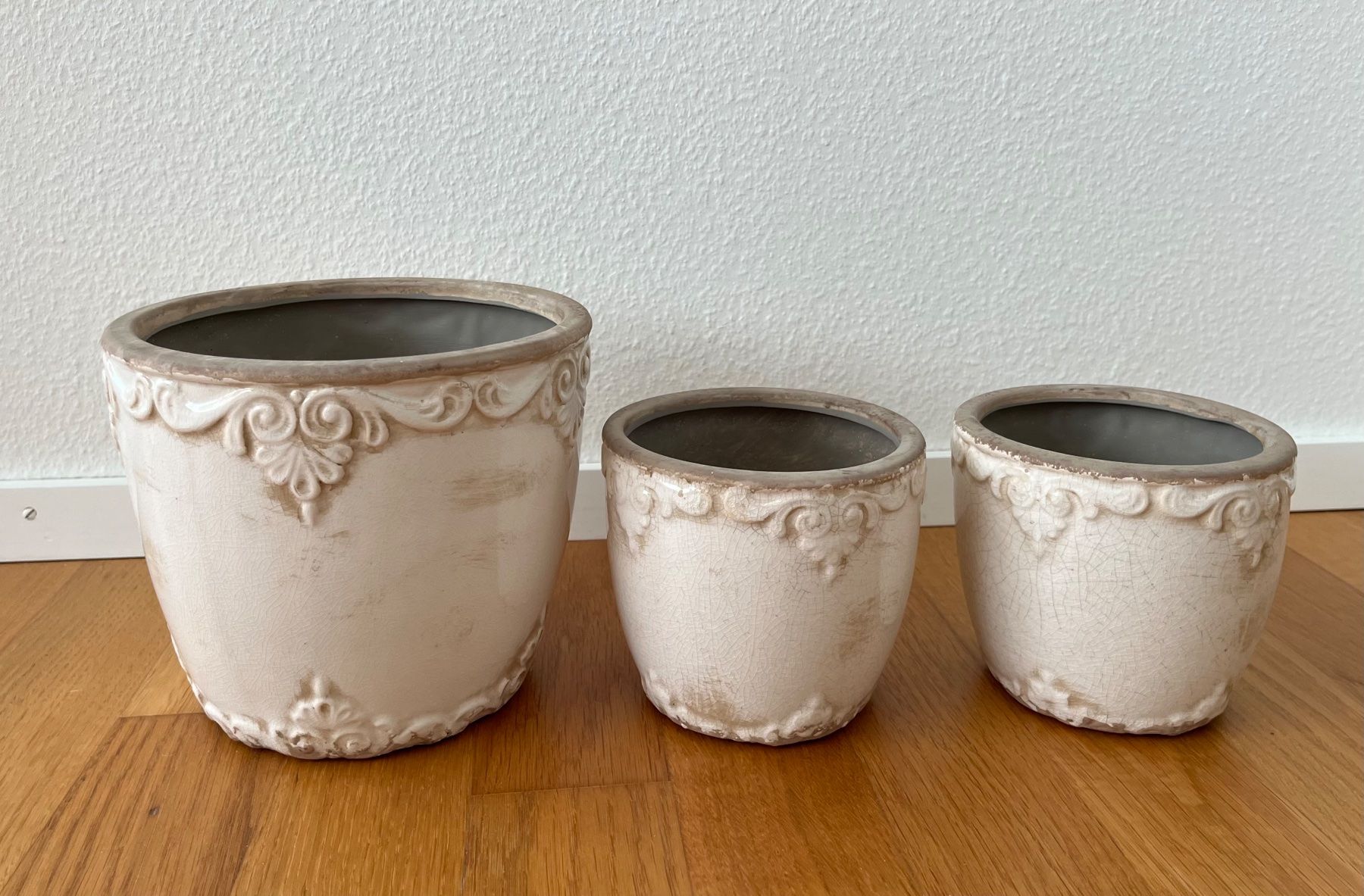 Pots de fleurs: 3 Übertöpfe Cachepots Shabby Chic – D'occasion à Allschwil par millefiori3 2