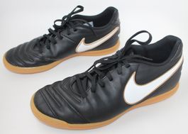 Chaussures de foot Nike Tiempo t. 40.5