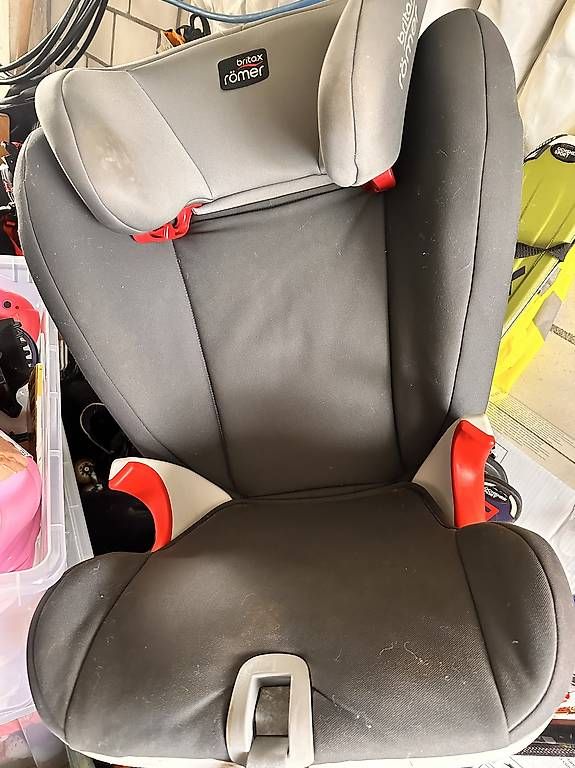 Seggiolini per auto:  britax romer Kinderautositz – Usato da Hausen am Albis venduto da ysgem 4