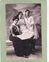 Kitsch Photokarte 3 Frauen