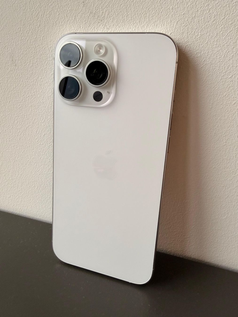 Apple Telefoni cellulari / Smartphones: I phone 16 pro Max - 256 GB – Usato da Ruggell venduto da red_pvr5 3