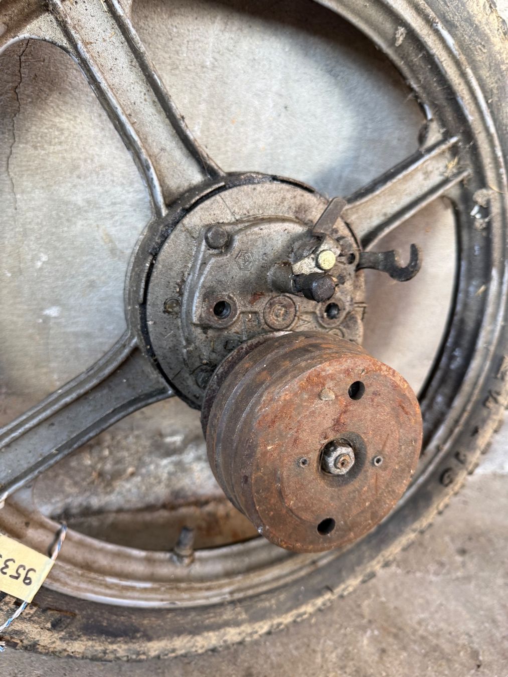 Piaggio Pièces pour mobylette: Piaggio Ciao Variomatik Hinterrad – Défectueux à Fahrni b. Thun par berger_tuning34 2