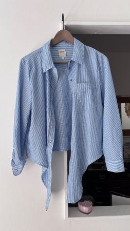 Chemise rayée bleu et blanc ONLY, taille M, bon état