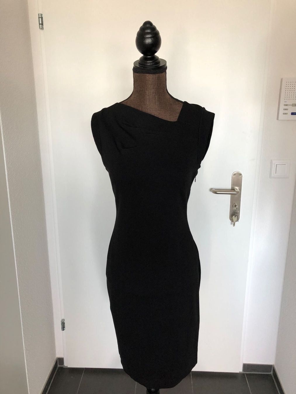 Vestiti: MANGO SUIT Kleid NEU – Usato da Winkel venduto da Luxtime