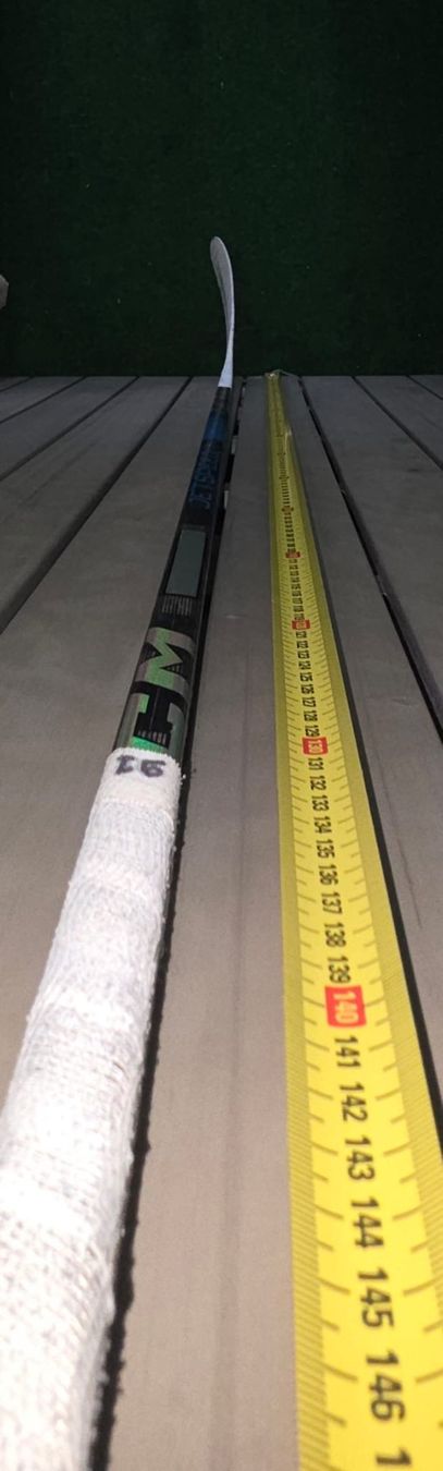 Ccm Bastoni & Pale: CCM Jetspeed 7 Pro, Rechts, 65 Flex, P28 – Usato da Adliswil venduto da hon_byn8 2