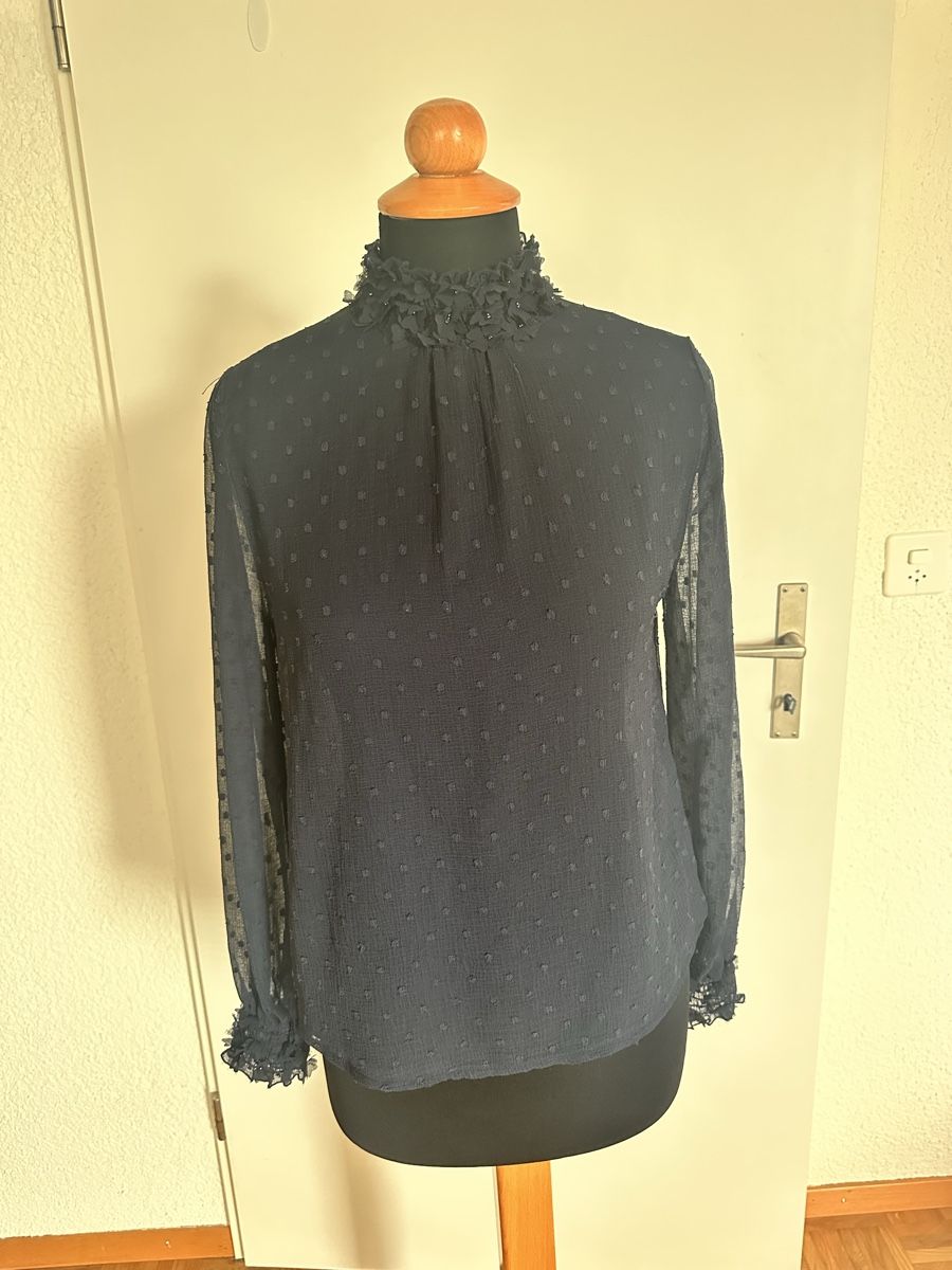 Zara Chemisiers: Bluse Zara Basic Small – D'occasion à Murgenthal par mar_q2yf