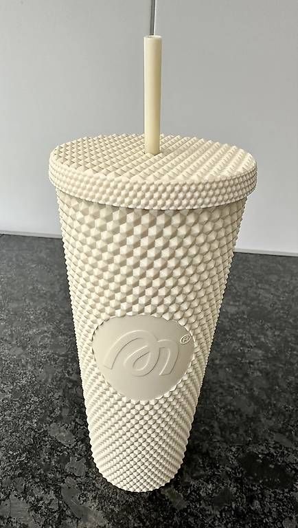 Contenitori & Simili: More Nutrition Trinkbecher mit Strohhalm NEU – Usato da Beringen venduto da jen_nsh6