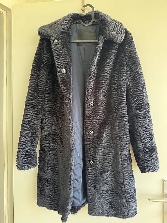 Guess Cappotti: Kunstpelzmantel Guess Grösse S – Usato da Basel venduto da chiar28