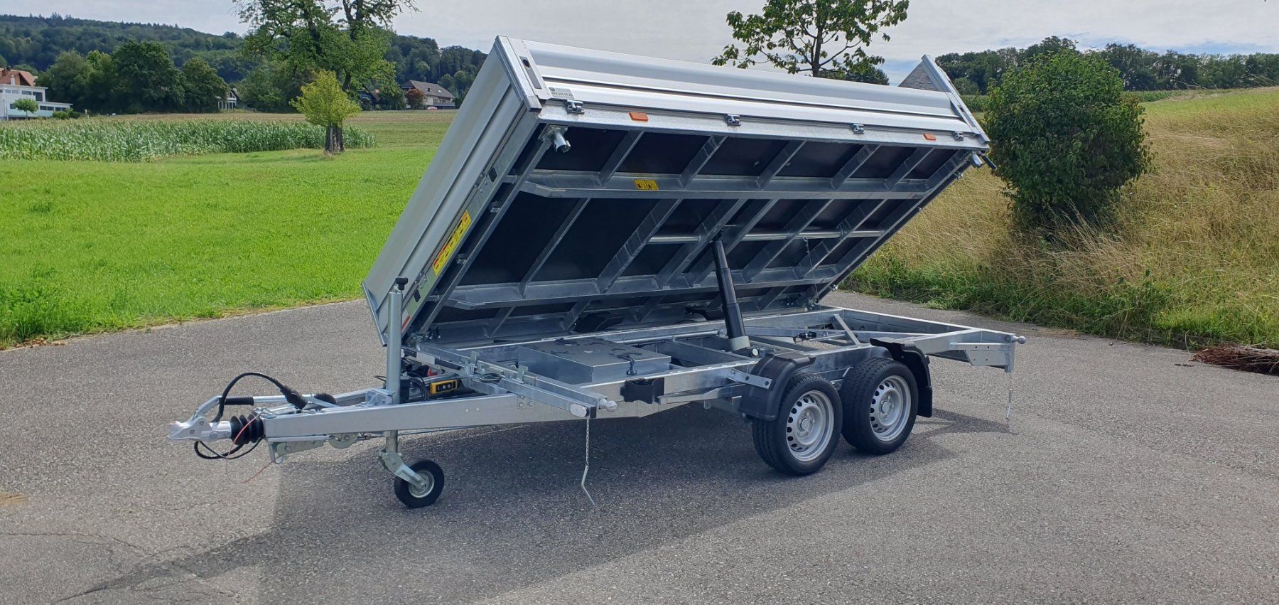 Autoribaltabili: Vezeko Multikipper / Dreiseitenkipper / Maschinentransporter – Nuovo (secondo la descrizione) da Gunzgen venduto da HofmannAnhaenger 6