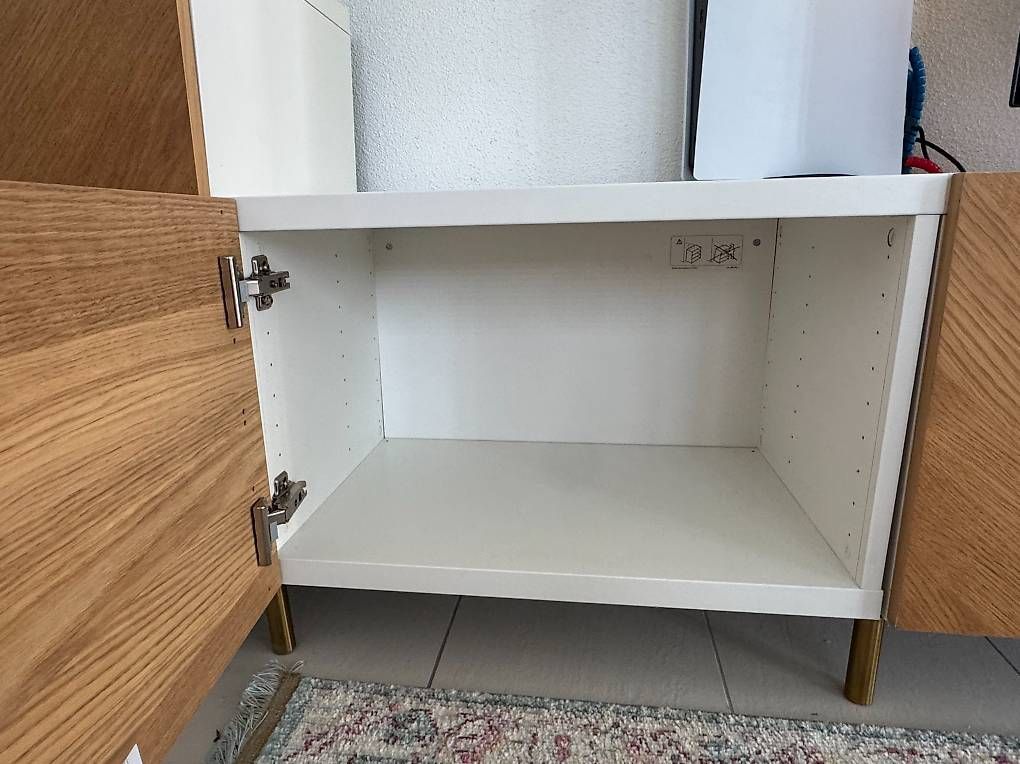 Mobili TV: TV-Lowboard IKEA BESTÅ, Eiche-Optik, Messingbeine – Usato da Winkel venduto da lag_z69k 1
