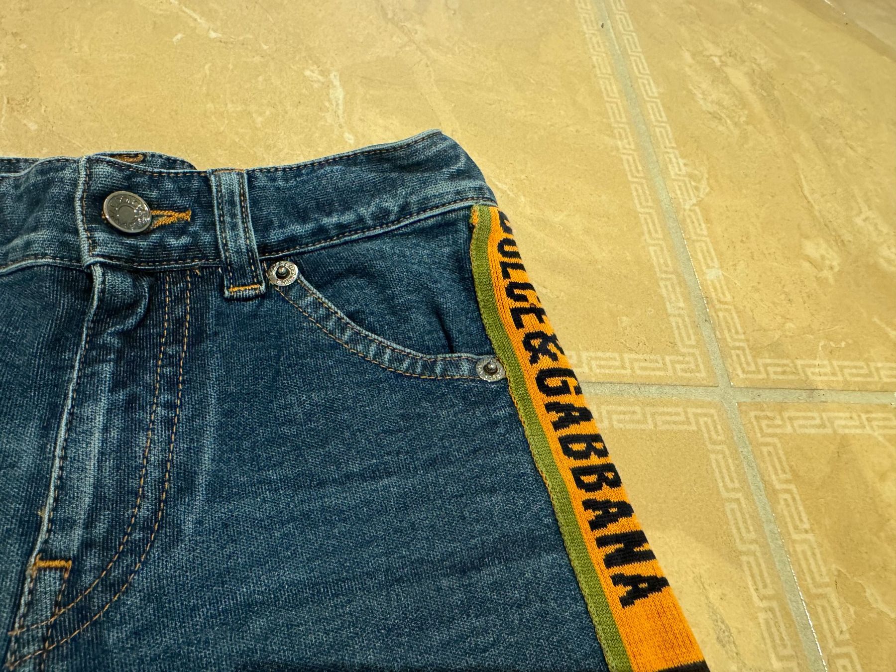 Hosen: Dolce Gabbana NWT coolste Jeans, 3J 98 – Gebraucht aus Klingnau von Markus14 2