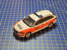 Skoda Superb Kantonspolizei Tessin 1:43