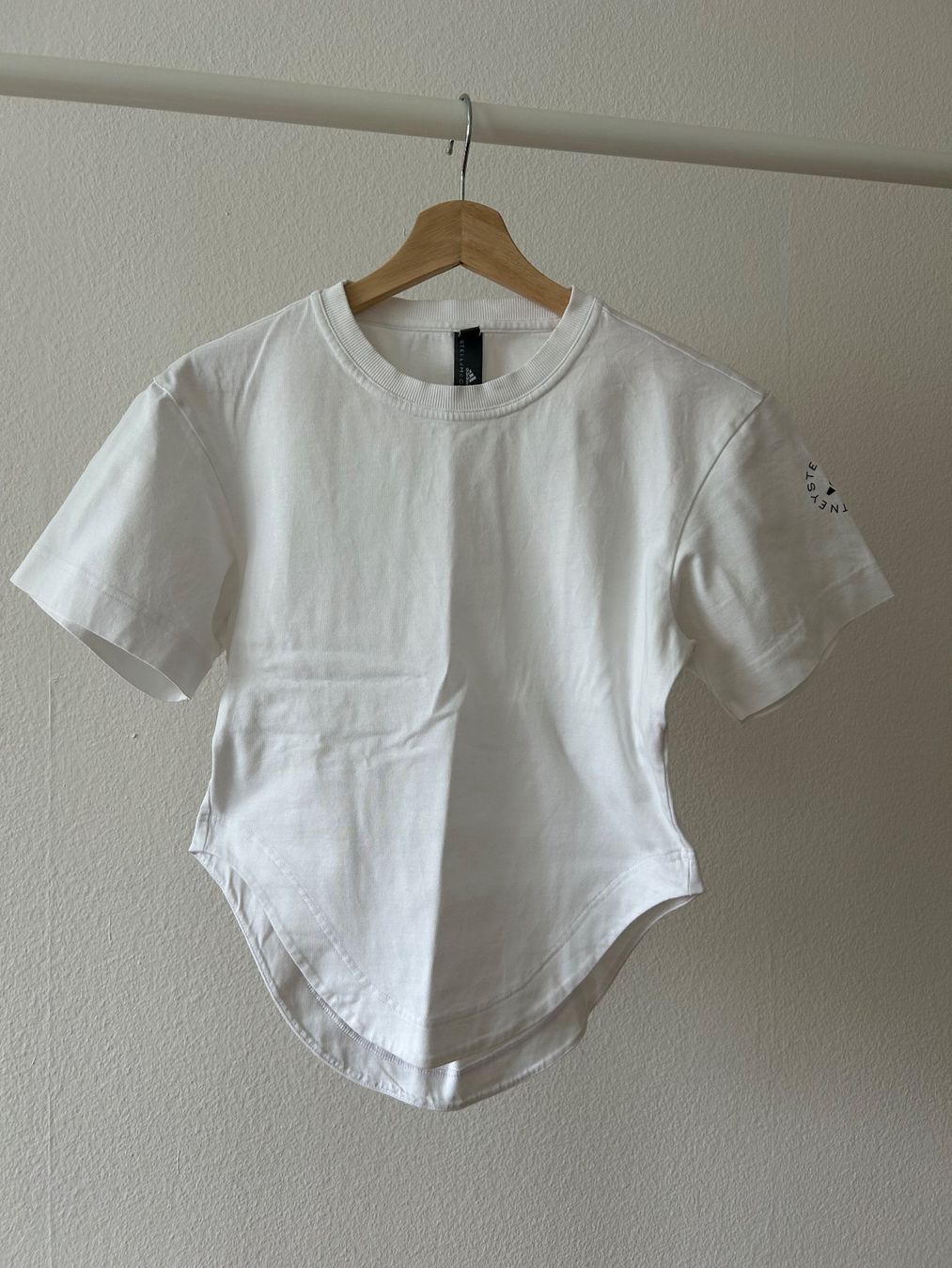 Adidas T-Shirts: ADIDAS BY STELLA MCCARTNEY T-SHIRT – Gebraucht aus Zürich von _nathalie_