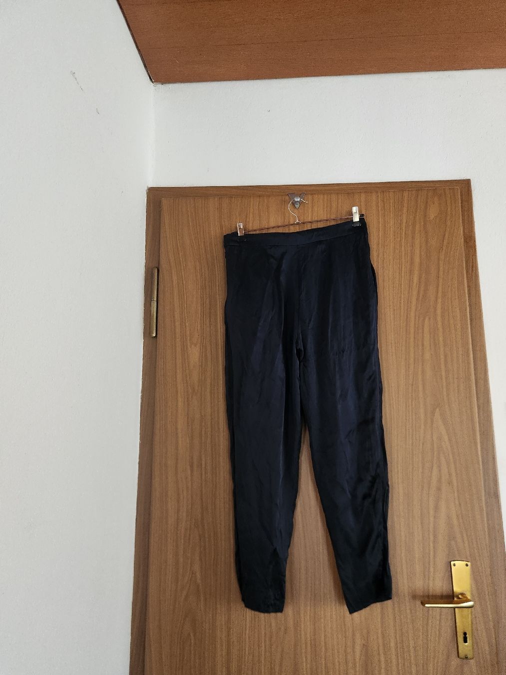Cos Pantaloni: Pantalon COS soie bleu taille 36  – Usato da Niedergösgen venduto da Eva2410 1