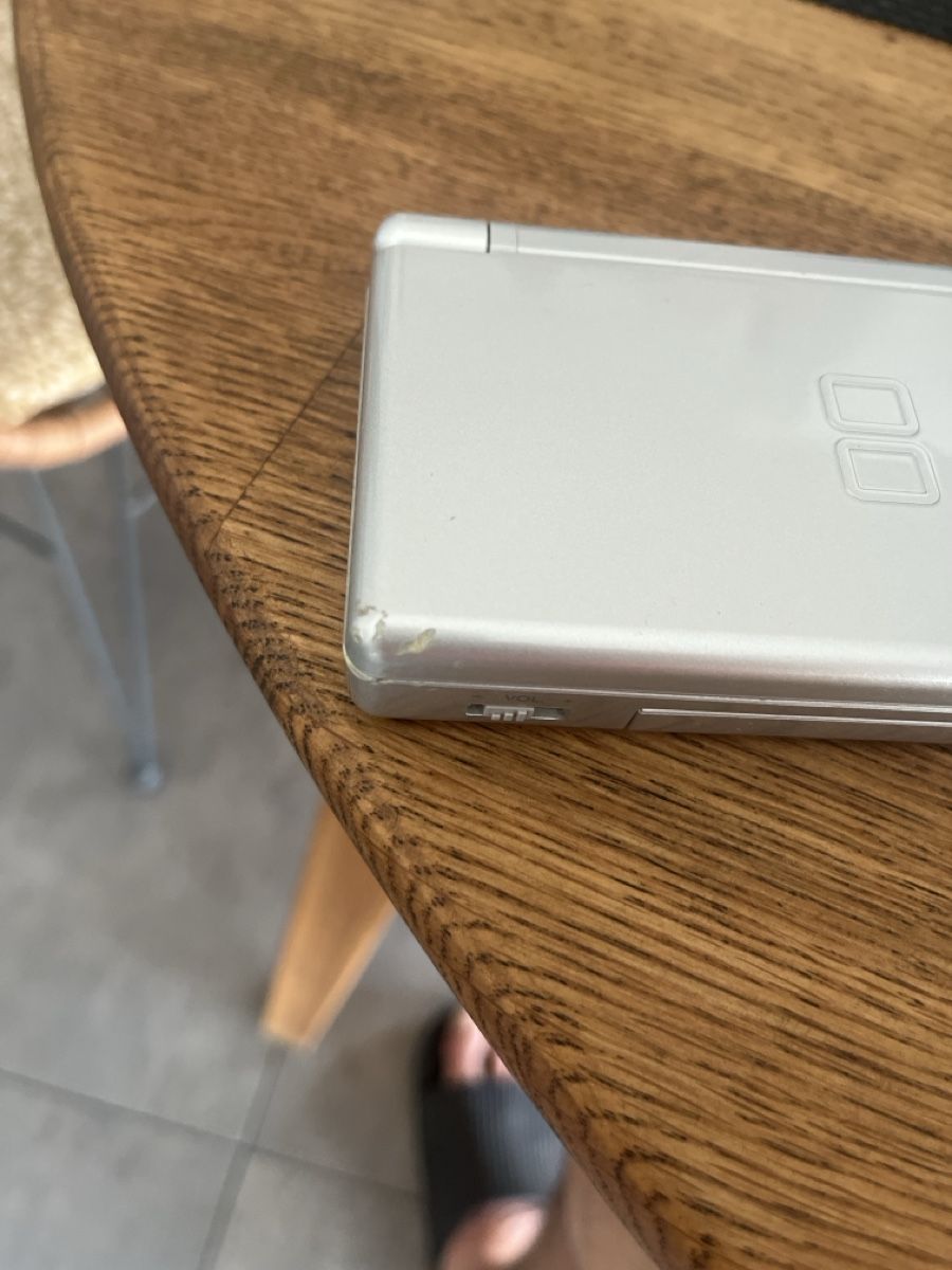 Nintendo Consoles: Nintendo DS lite grise avec 8 jeux – D'occasion à Vétroz par jer_xgh6 2