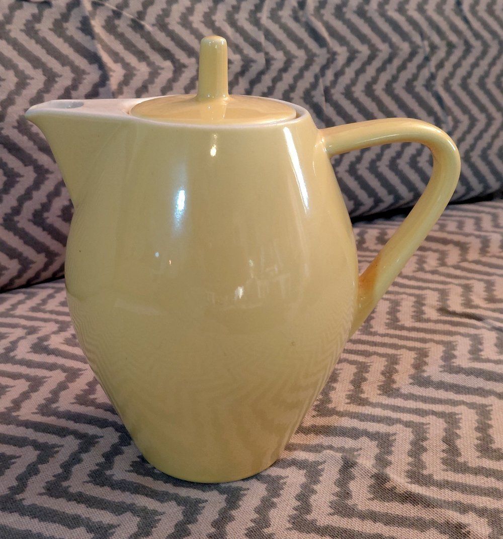 Rössler Teekannen: RÖSSLER - Rössler gelb Kaffee Krug -J38 – Gebraucht aus Morges von vimajes12