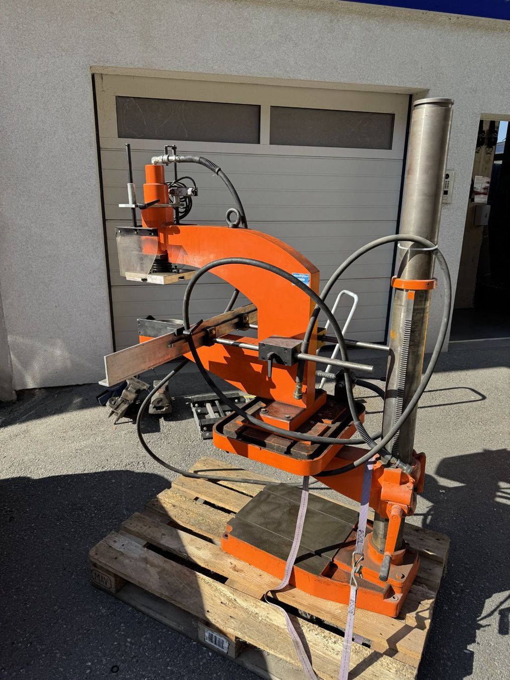 Tutte le macchine: Poinçonneuse hydraulique Multifor MB 10085 + pédale – Usato da Dorénaz venduto da gargantua58 2