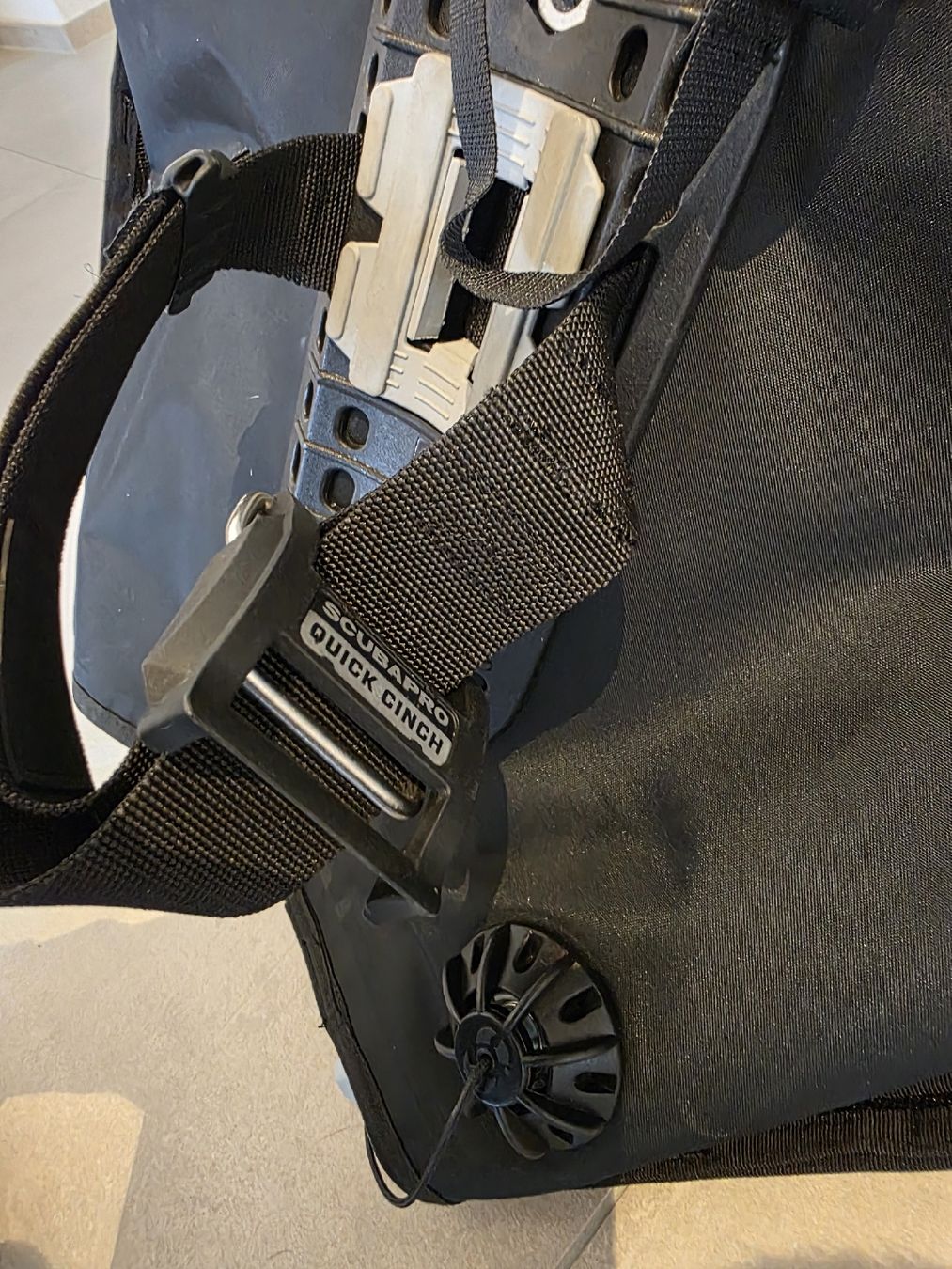 Scubapro Respiratori & Giubbotti: Scubapro BCD Glide 2000 Tarierweste, neu, Grösse S – Nuovo (secondo la descrizione) da Remetschwil venduto da Schnickian 4