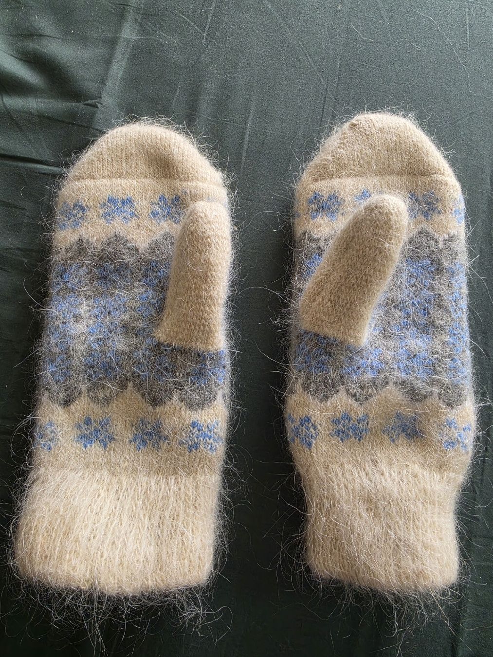 Guanti & manicotti: Fausthandschuhe Norwegermuster, Grösse M, Wolle, NEU – Nuovo (secondo la descrizione) da Oberbipp venduto da tori17