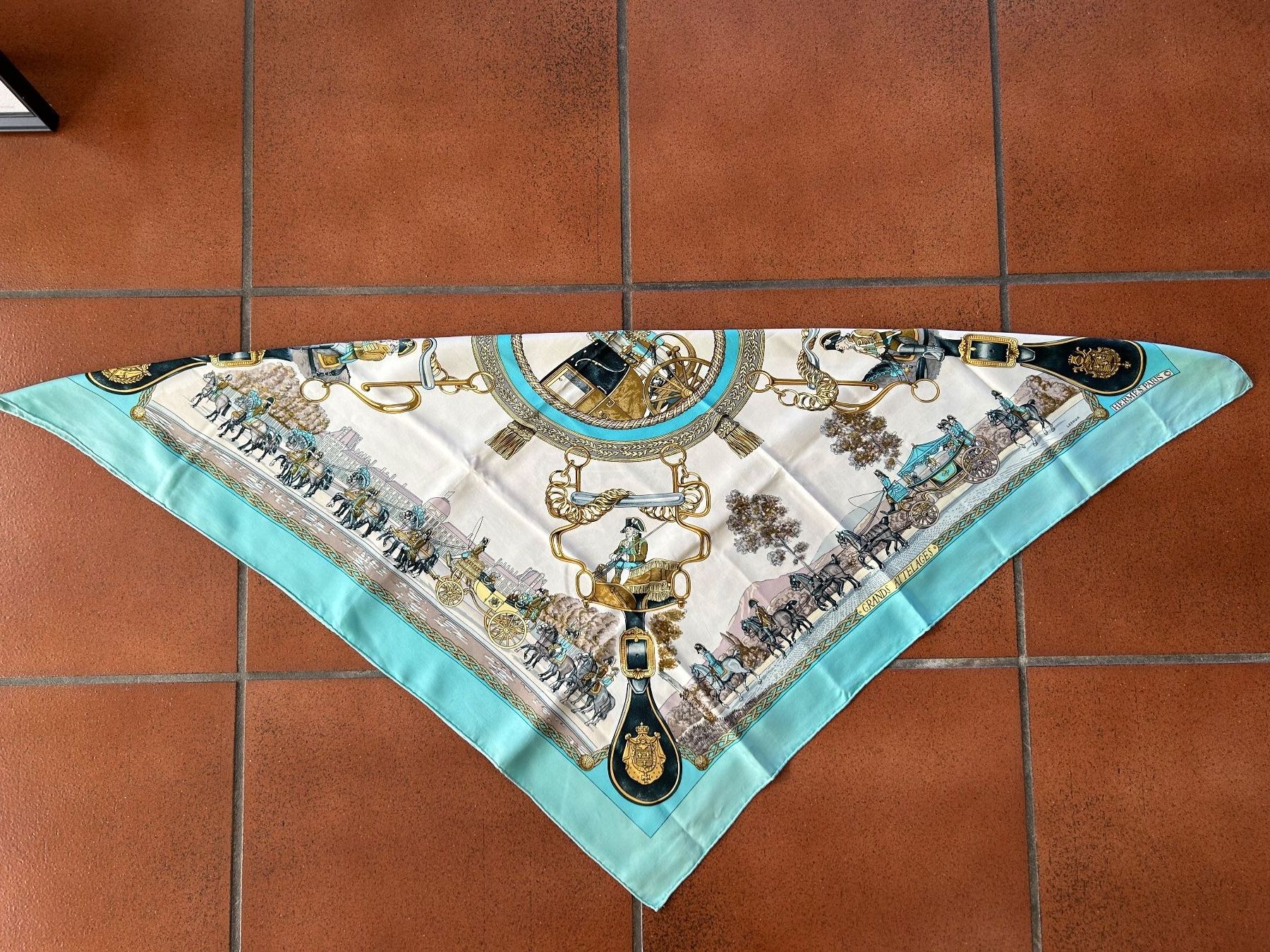 Hermès Foulards, Tücher & Schals: Seidentuch der Marke Hermès – Gebraucht aus Küsnacht ZH von Literat98 1