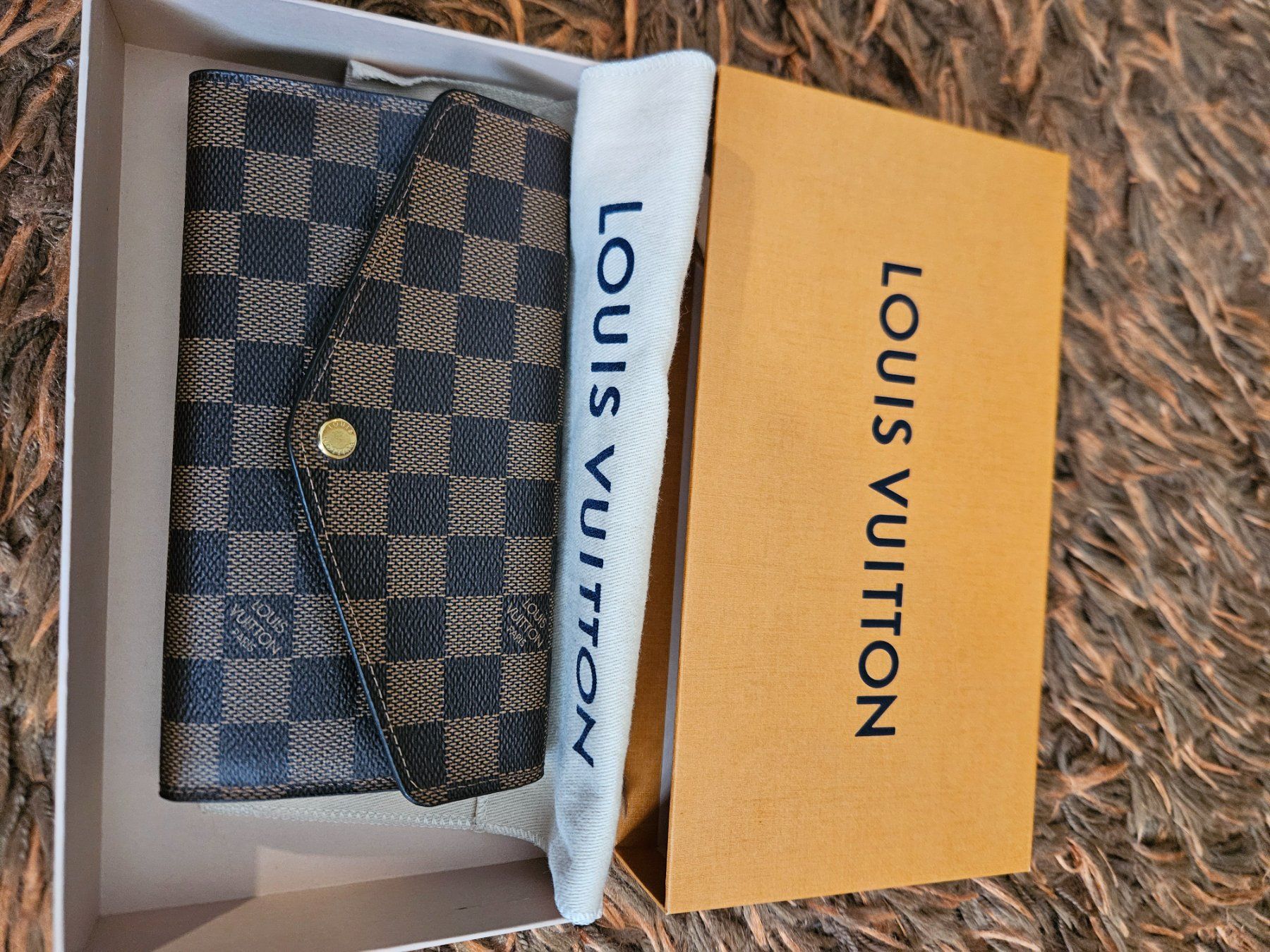 Louis Vuitton Portemonnaies: Louis Vuitton - Sarah Geldbörse – Neuf avec emballage d'origine à Adliswil par Shinshin