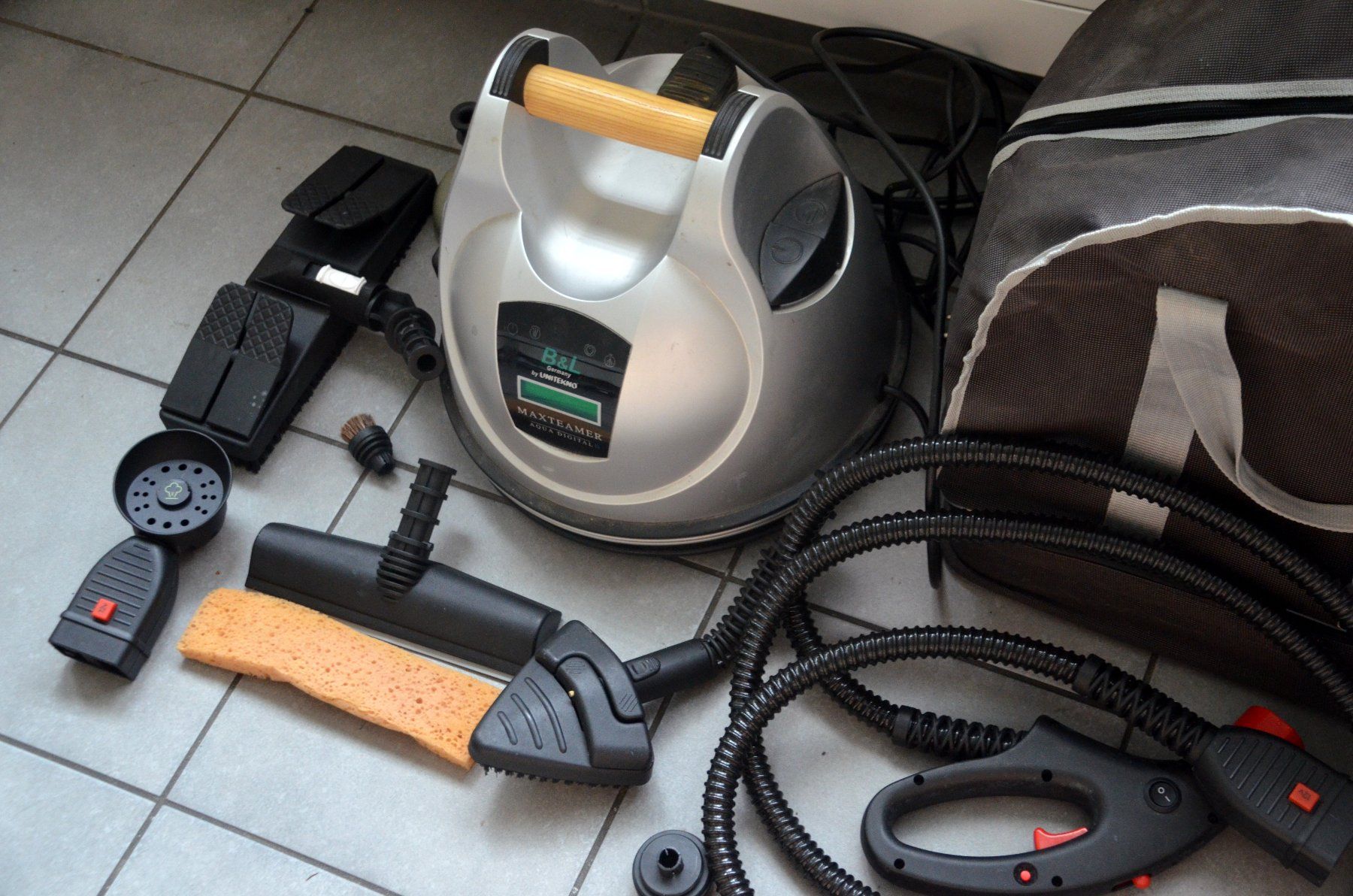 Pulitori a vapore: B&L Maxteamer Aqua Digital II Dampfreiniger/Sauger – Usato da Collonges venduto da arashee 2
