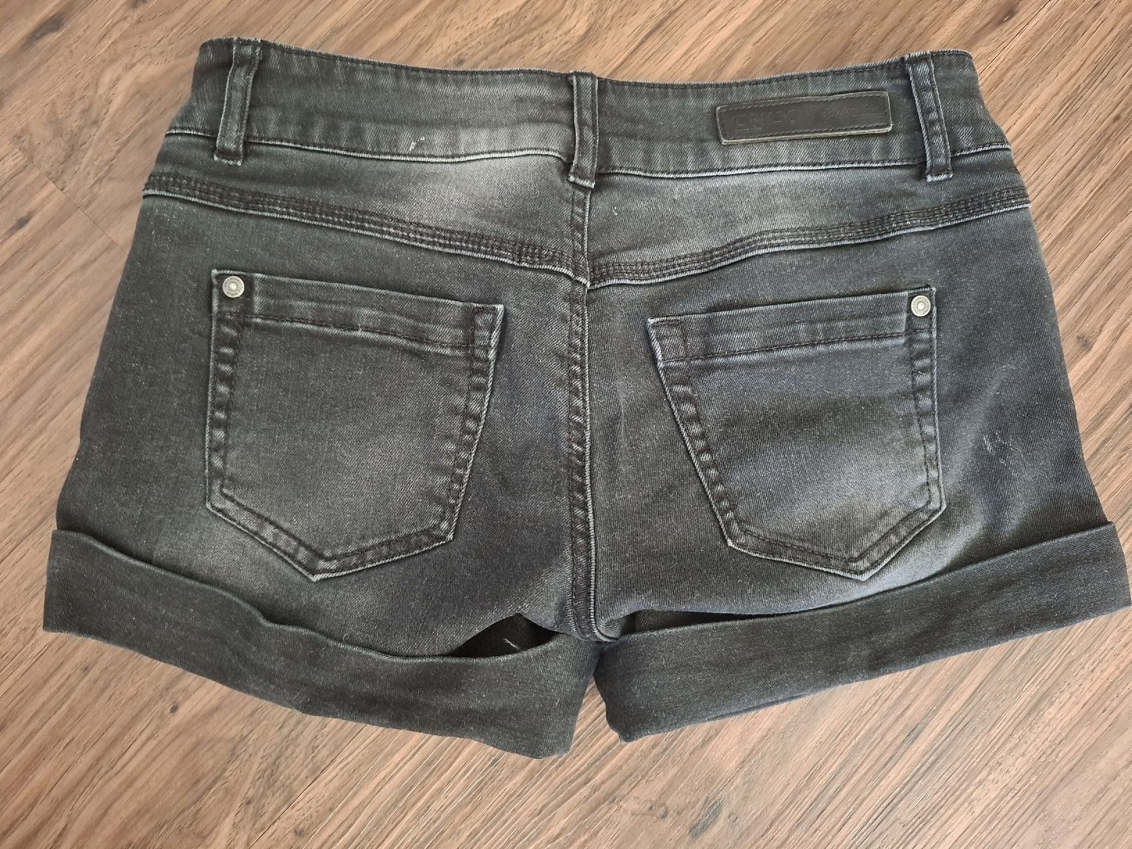 Only Jeans: Only Jeans Shorts Gr 34-36 Dunkelgrau – Usato da Hettlingen venduto da Simona_26 1