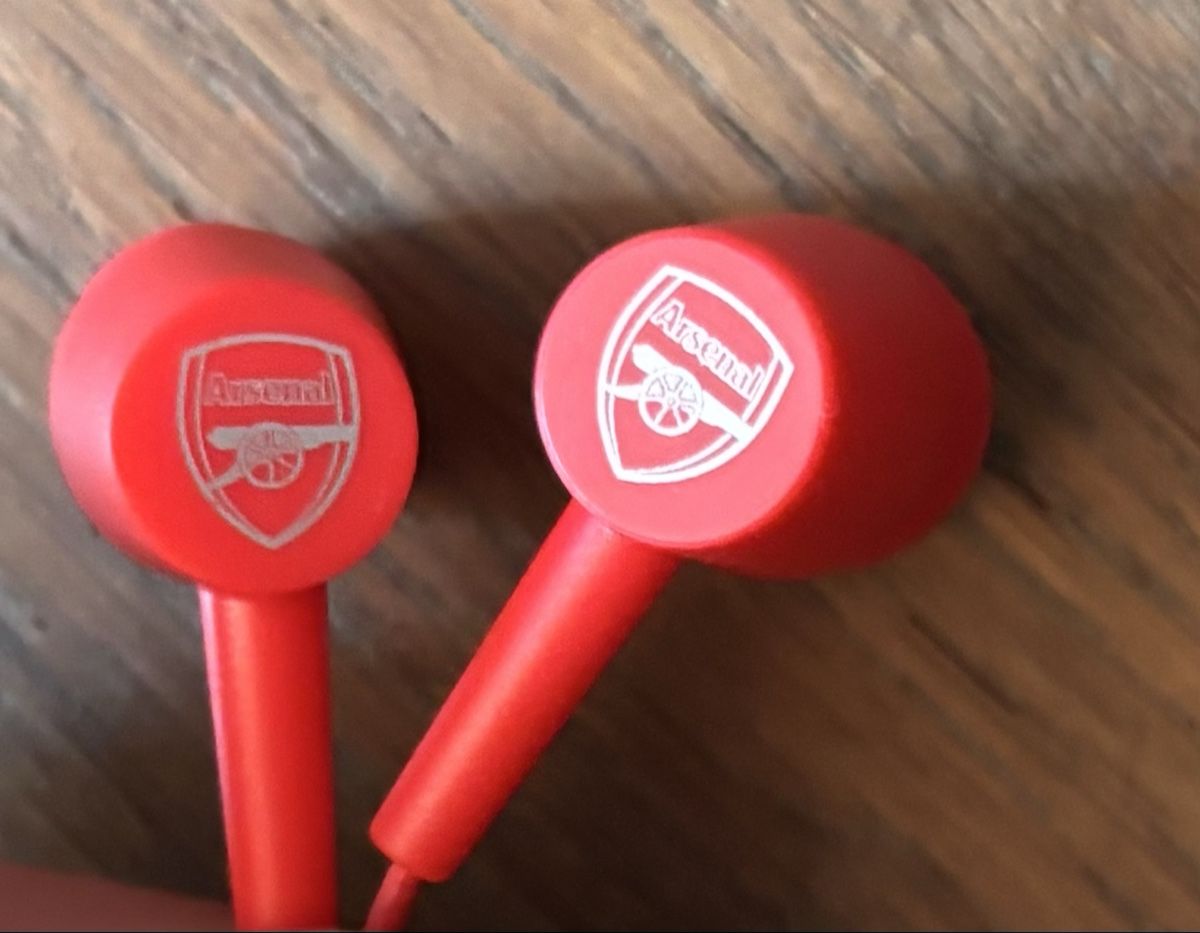 Casques audio: Arsenal Earbuds Red New Condition – D'occasion à Ascona par ElfieLove 3