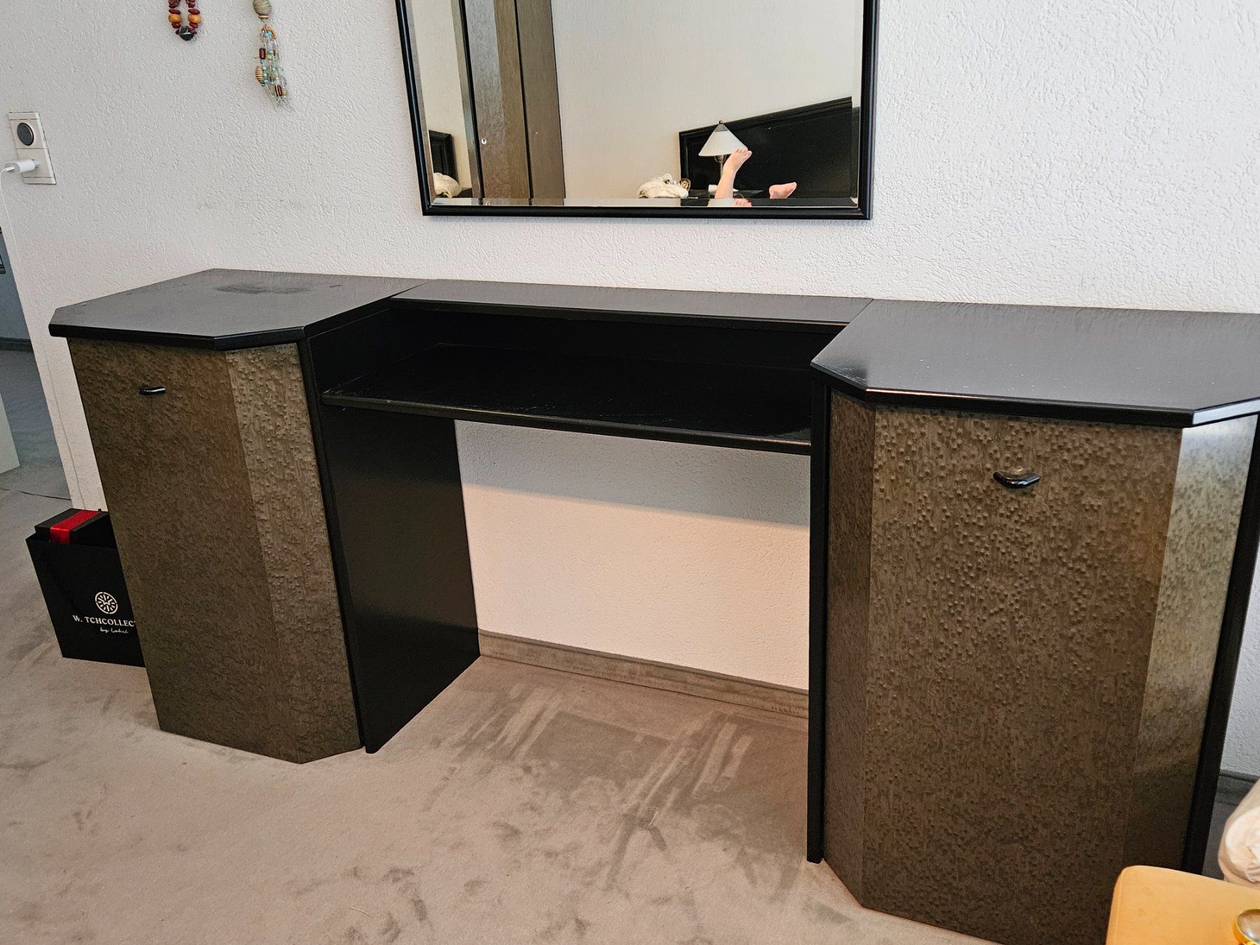Commodes: Schminkkommode, schwarz-braun, gebraucht – D'occasion à Oberrieden par Chantal_01