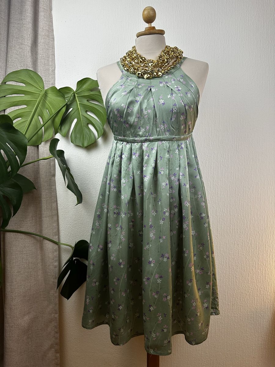 Vestiti: Robe verte à fleurs en soie , taille S  – Nuovo (secondo la descrizione) da Châtelaine venduto da Alexandra.jankowski 1