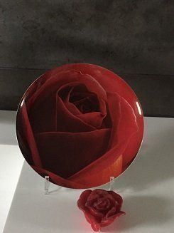 Piatti: Teller mit roter Rose und Rosenkerze – Usato da Gisikon venduto da luz_l95s 1