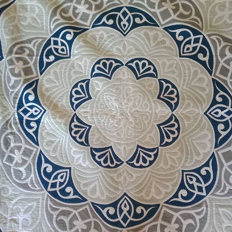 Coperte: Quiltdecke  (Tagesbettdecke, Wandbehang oder Teppich) – Usato da Adliswil venduto da Cassagnes 1
