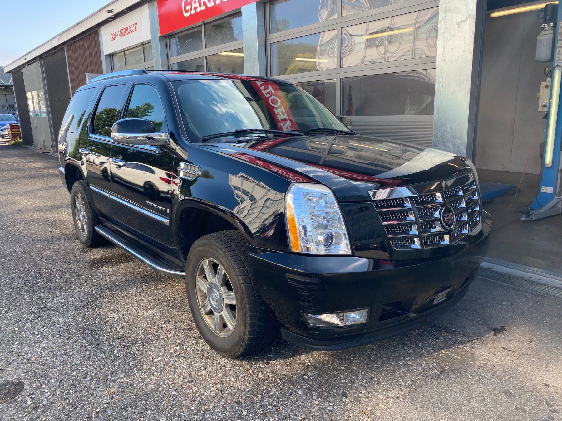 Cadillac Automobili: Cadillac Escalade 6.2 Elegance – Usato da Biel/Bienne venduto da AS24 2
