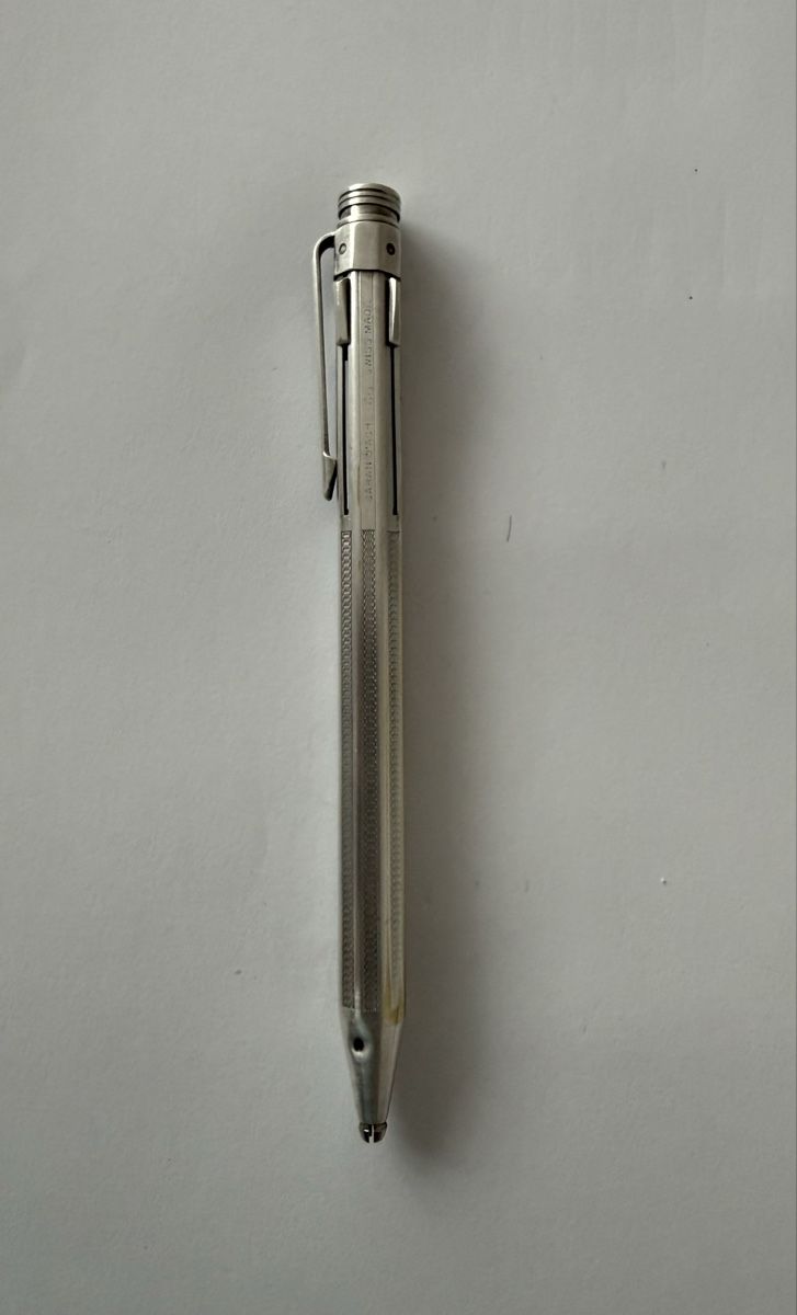 Caran D'Ache Stylos & Marker: Kugelschreiber Caran d'Ache GF silberfarben gebraucht – D'occasion à Oetwil an der Limmat par TOP15 1