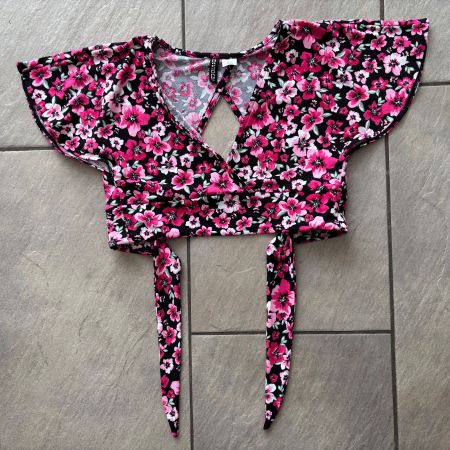 Crop top, hinten Schleife Gr. XS