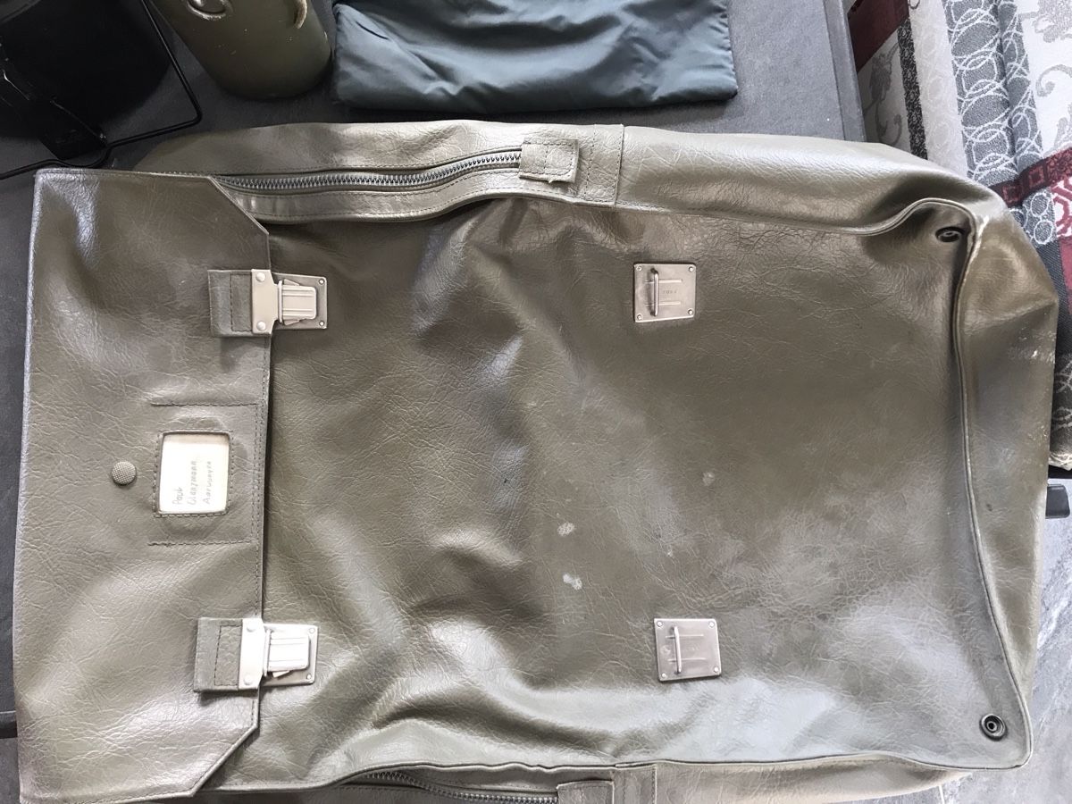 Schweizer Armee Borse: Militärtasche mit Inhalt  – Usato da Aarwangen venduto da sch_8s5v 1