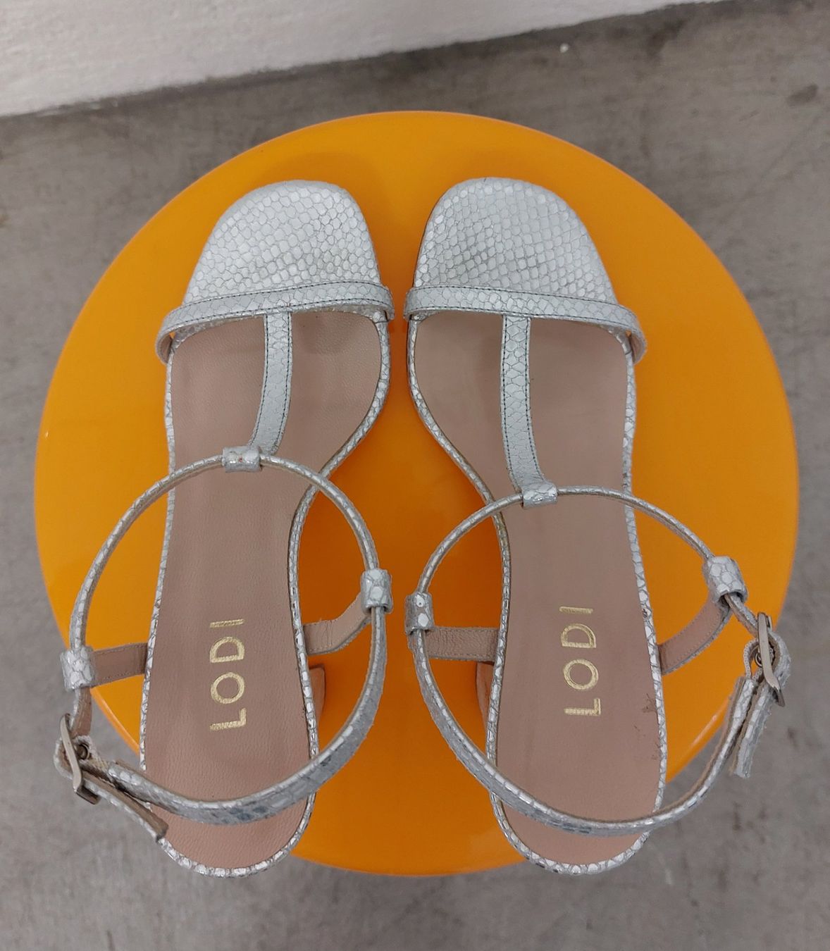 Damenschuhe: LODI T-Strap Snake Silber Sandalette NEU – Neu und originalverpackt aus Zürich von 300SLR 1