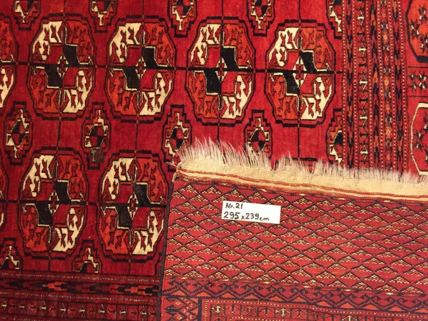 Tappeti: Antik Turkmenischer   Tekke  295x239cm – Usato da Zürich venduto da Artnuvo 1