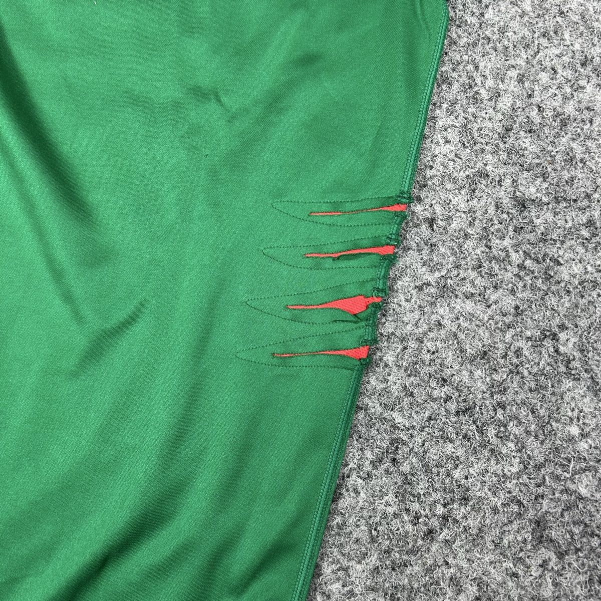 Puma Canottiere & Pantaloni: Vintage Cameroun Puma XXL – Nuovo (secondo la descrizione) da La Sagne NE venduto da Matlasape 3